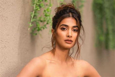 [Top 70+] Pooja Hegde XXX Photos + Videos Nude Collection